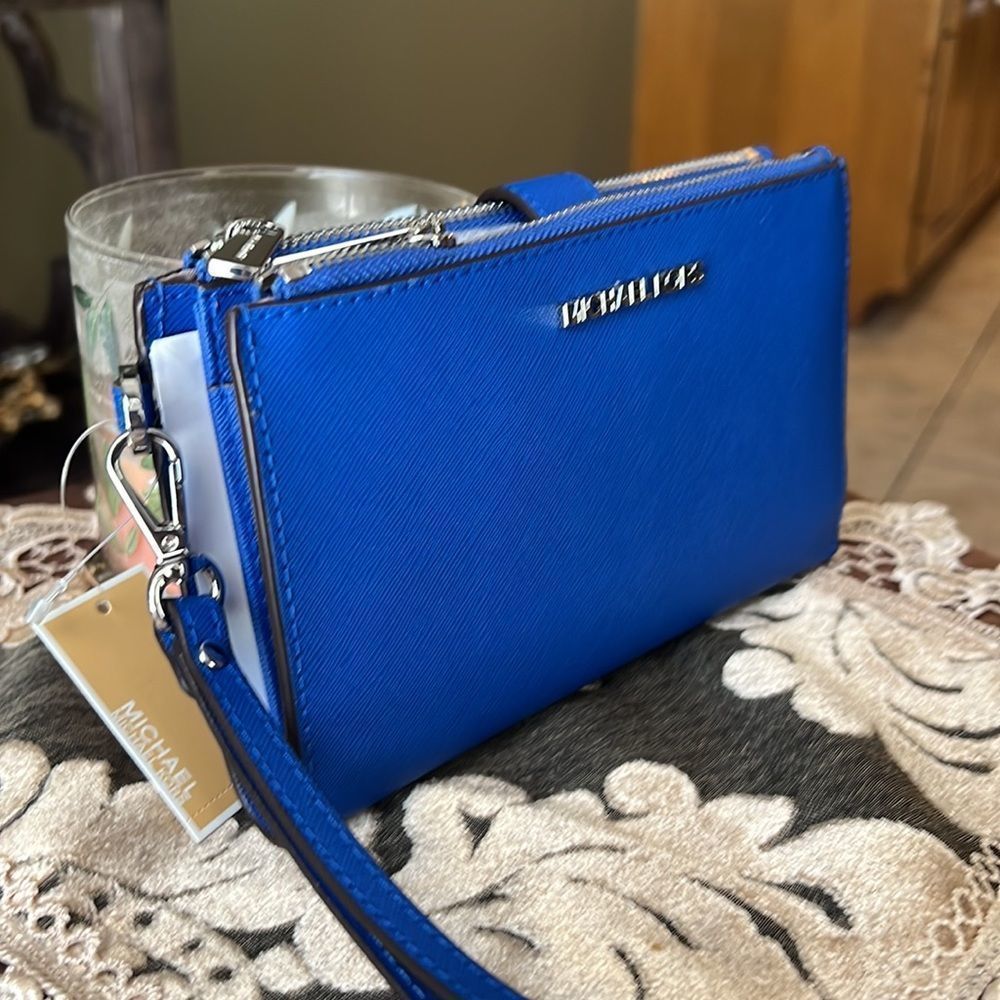 Michael Kors double zipper wallet